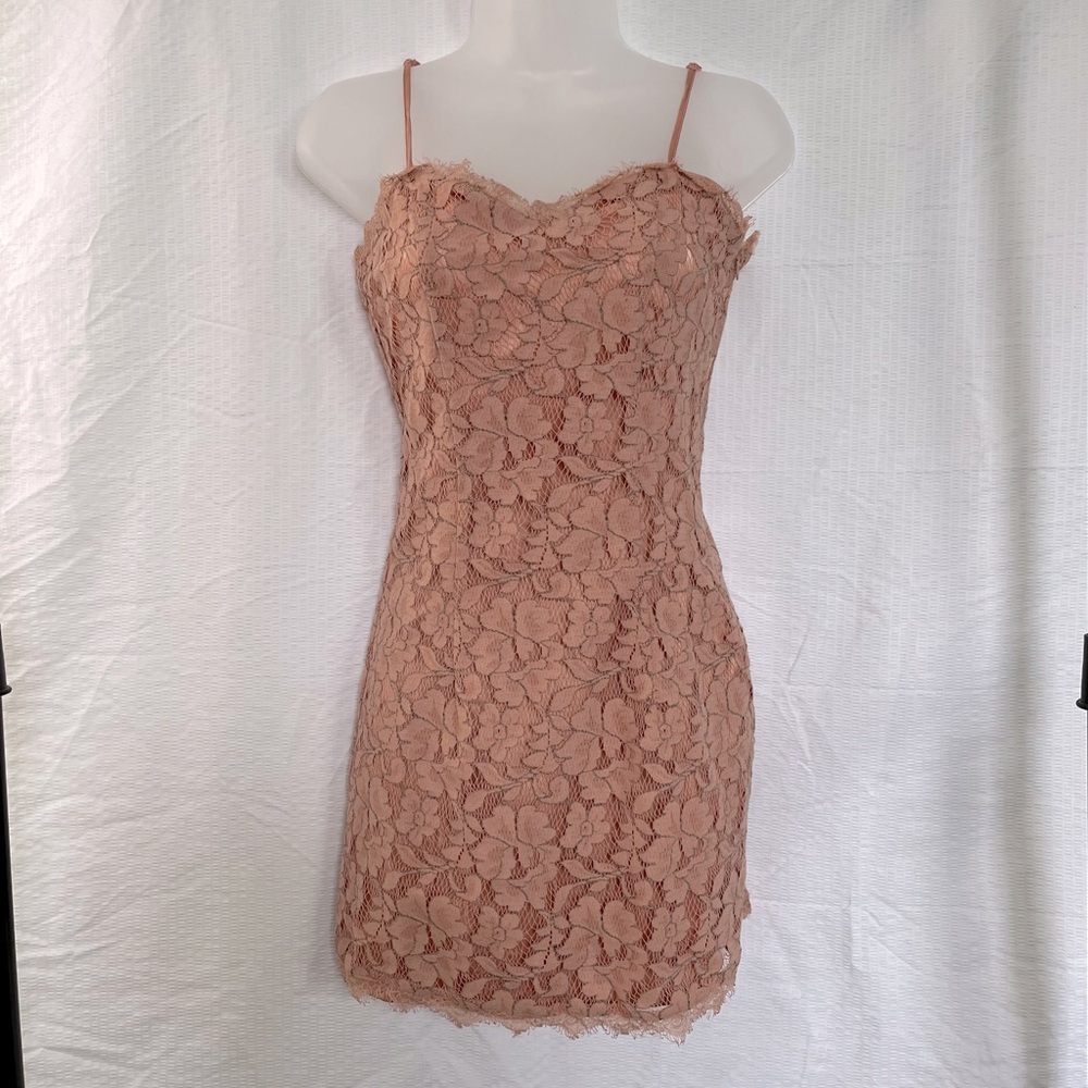 🌖🕯️ Romantic Pink Forever 21 Lace Mini Dress size M